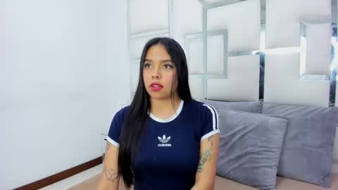 Snapshot of zoeswanx chatting on March 2025 10:45:02 AM ZoeSwam online show from March 2025 10:45:02 AM