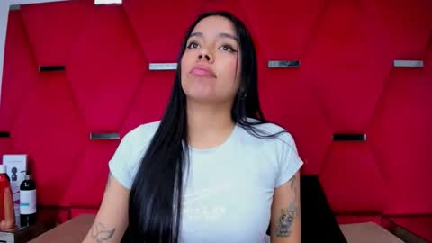 Snapshot of zoeswanx chatting on October 2025 11:05:02 AM ZoeSwam online show from October 2025 11:05:02 AM