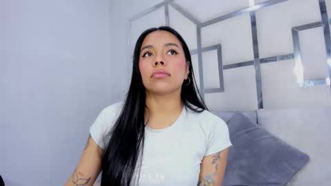 Snapshot of zoeswanx chatting on October 2025 11:40:02 AM ZoeSwam online show from October 2025 11:40:02 AM