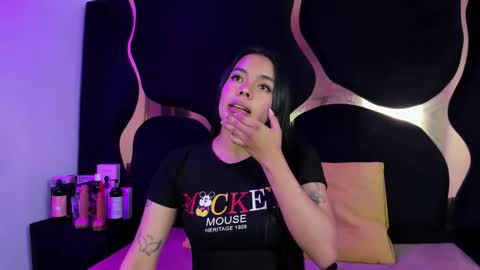 Snapshot of zoeswanx chatting on October 2025 12:05:01 PM ZoeSwam online show from October 2025 12:05:01 PM