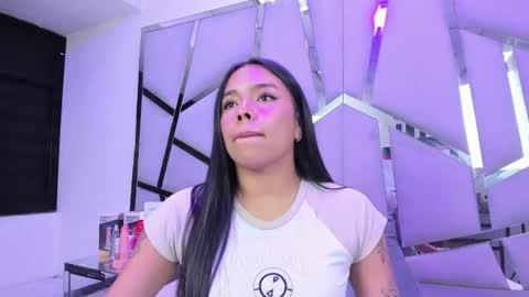 Snapshot of zoeswanx chatting on February 2026 02:21:01 PM ZoeSwam online show from February 2026 02:21:01 PM