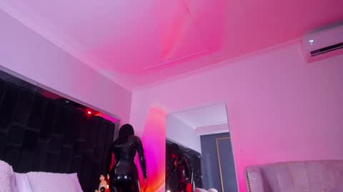 zoevidal_ online show from January 2025 11:02:02 AM