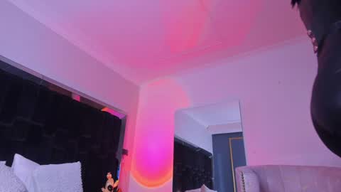 zoevidal_ online show from January 2025 03:02:01 PM