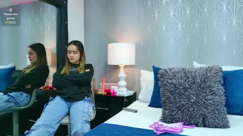 ZoeWilliis online show from April 2026 12:06:02 PM