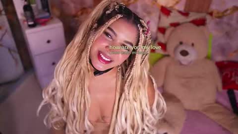 Snapshot of zoey_fox_ chatting on February 2026 11:01:01 PM zoey fox online show from February 2026 11:01:01 PM