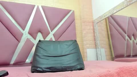 zoey_moreno online show from November 2025 06:41:02 PM