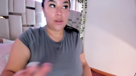 zoey thommpson online show from October 2025 02:56:02 PM