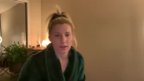 Zoeydanner online show from February 2025 04:37:02 AM