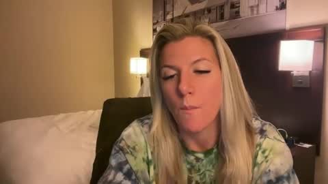 Zoeydanner online show from January 2026 04:11:02 PM