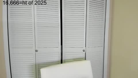 Snapshot of zoiebutterfly chatting on November 2025 11:03:01 PM Zoie online show from November 2025 11:03:01 PM