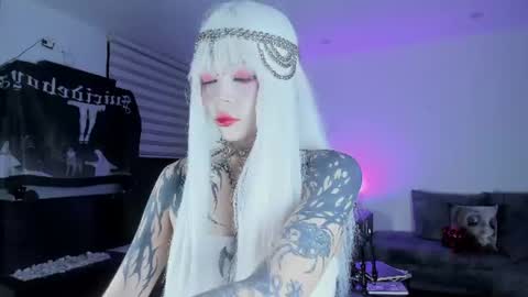 Snapshot of zombieeporcelainex chatting on June 2026 04:06:01 AM SOPHIE online show from June 2026 04:06:01 AM