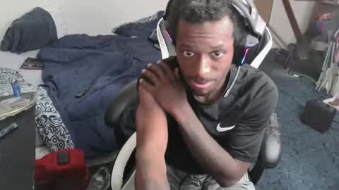 Snapshot of zoneingout chatting on March 2026 04:18:02 AM zoneingout online show from March 2026 04:18:02 AM