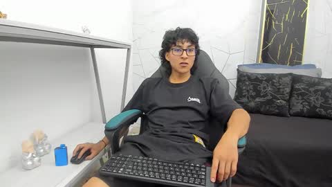     online show from October 2025 09:04:02 PM