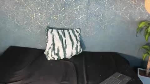 Zoe And Frienda online show from October 2025 06:18:02 PM