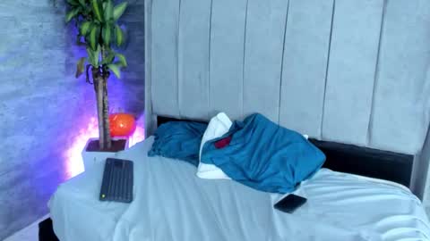 Zoe And Frienda online show from November 2025 12:28:01 PM