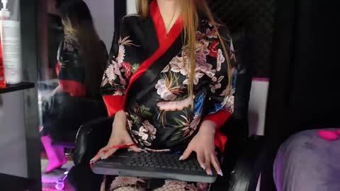 zpzphot online show from November 2025 07:02:02 PM