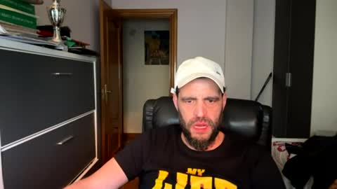 Snapshot of zurdineno chatting on June 2026 05:12:01 AM zurdineno online show from June 2026 05:12:01 AM