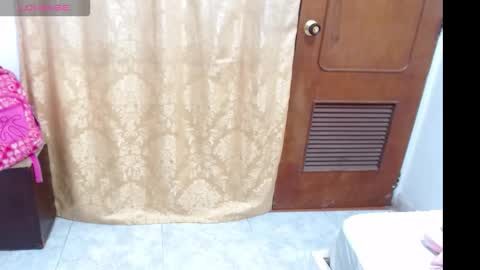 Snapshot of zury_ferrari chatting on October 2025 06:40:02 PM zury_ferrari online show from October 2025 06:40:02 PM