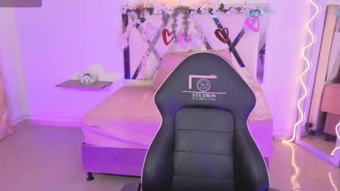 ZURY   online show from October 2025 11:30:02 AM