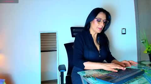 Zuzana21 online show from November 2025 12:59:02 PM
