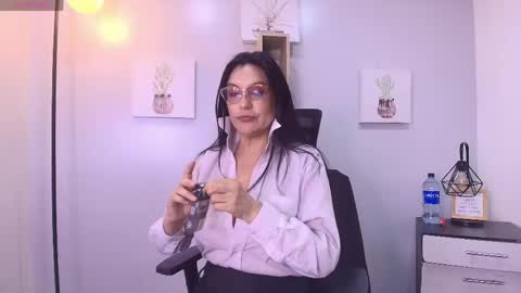 Snapshot of zuzana21 chatting on April 2026 01:05:02 PM Zuzana21 online show from April 2026 01:05:02 PM