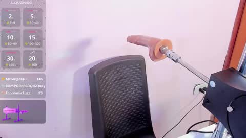 Snapshot of zyle_boobs_ chatting on February 2025 09:06:02 PM ZYLE online show from February 2025 09:06:02 PM