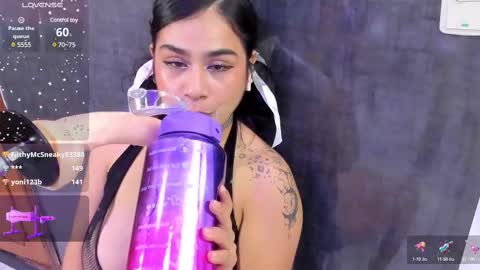 Snapshot of zyle_boobs_ chatting on March 2025 11:12:01 PM ZYLE online show from March 2025 11:12:01 PM