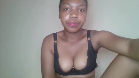 Snapshot of zyraelle_01 chatting on April 2026 08:18:02 AM zyraelle_01 online show from April 2026 08:18:02 AM