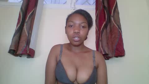 Snapshot of zyraelle_01 chatting on April 2026 07:11:01 AM zyraelle_01 online show from April 2026 07:11:01 AM