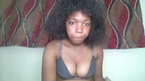 Snapshot of zyraelle_01 chatting on April 2026 07:00:02 PM zyraelle_01 online show from April 2026 07:00:02 PM