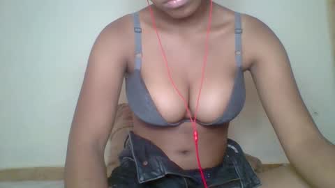Snapshot of zyraelle_01 chatting on May 2026 10:35:01 AM zyraelle_01 online show from May 2026 10:35:01 AM