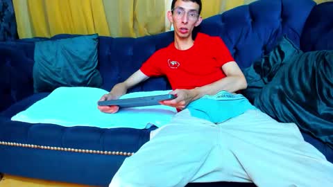 Zyro Nigth online show from October 2025 07:43:01 PM