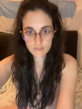 Lunaabbey online show from June 2026 08:45:02 PM