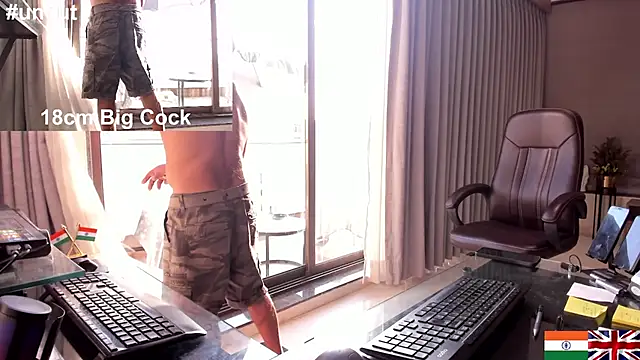 Snapshot of OnlineBossUK chatting on February 2025 11:55:01 AM OnlineBossUK online show from February 2025 11:55:01 AM