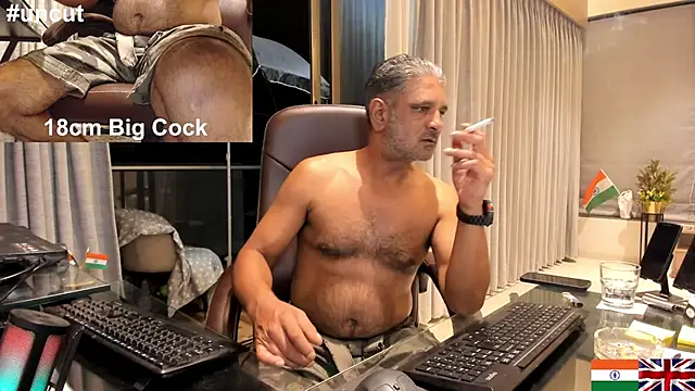 Snapshot of OnlineBossUK chatting on February 2025 06:04:02 PM OnlineBossUK online show from February 2025 06:04:02 PM