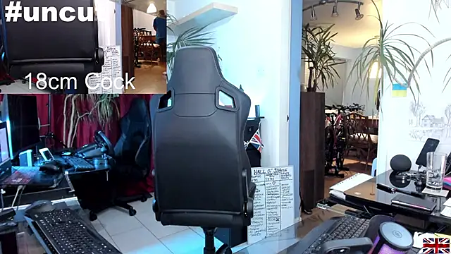 Snapshot of OnlineBossUK chatting on March 2025 04:30:02 AM OnlineBossUK online show from March 2025 04:30:02 AM