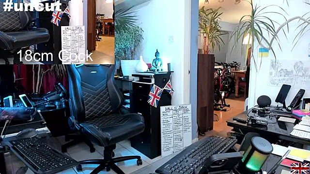 Snapshot of OnlineBossUK chatting on March 2025 09:16:02 PM OnlineBossUK online show from March 2025 09:16:02 PM