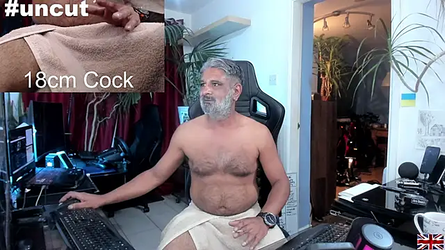 Snapshot of OnlineBossUK chatting on March 2025 07:02:02 PM OnlineBossUK online show from March 2025 07:02:02 PM