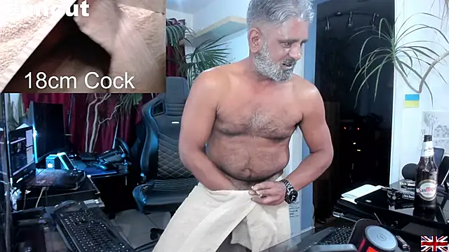 Snapshot of OnlineBossUK chatting on March 2025 10:06:02 PM OnlineBossUK online show from March 2025 10:06:02 PM