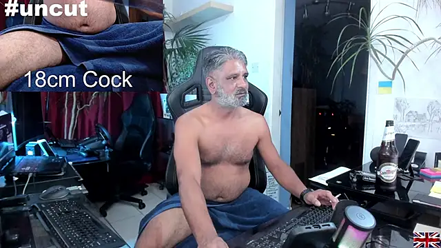 Snapshot of OnlineBossUK chatting on March 2025 10:59:01 PM OnlineBossUK online show from March 2025 10:59:01 PM