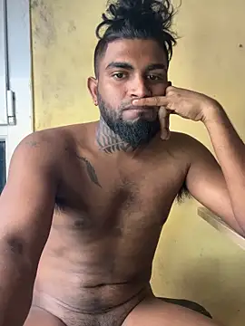 Snapshot of IviedWaster chatting on February 2025 06:12:01 AM IviedWaster online show from February 2025 06:12:01 AM