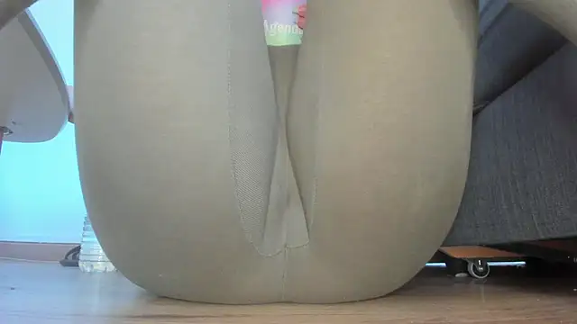 Snapshot of Squirtlady38 chatting on July 2026 08:20:01 AM Squirtlady38 online show from July 2026 08:20:01 AM