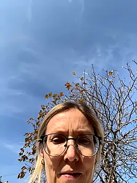 angelmommu online show from November 2025 09:42:02 AM