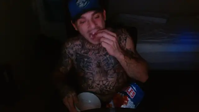 Snapshot of DADDY_KANE8--- chatting on November 2025 10:31:02 PM DADDY KANE8--- online show from November 2025 10:31:02 PM