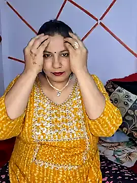 MOM-SUN-COUPLE online show from January 2025 03:27:01 PM