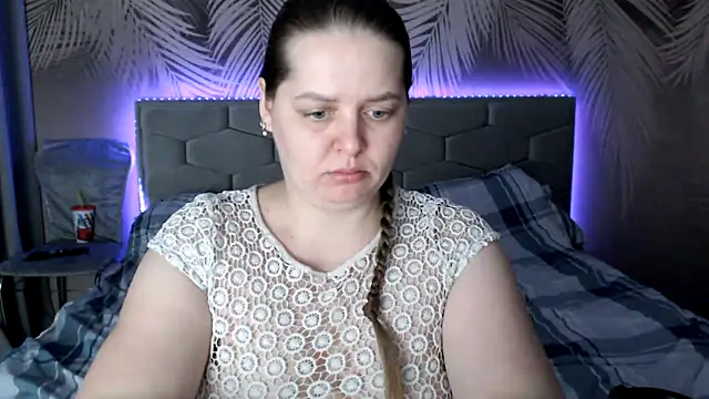 uliastar online show from February 2025 10:26:01 AM