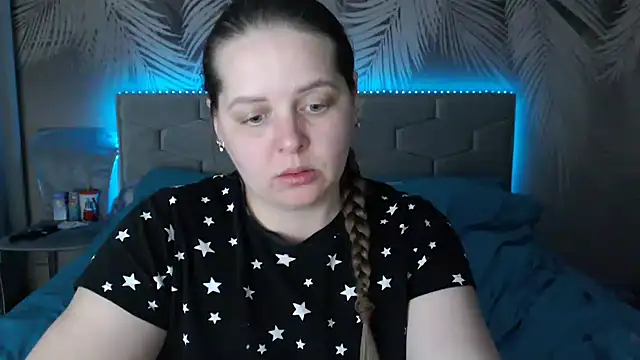 uliastar online show from March 2025 04:02:01 PM