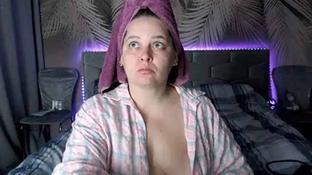 uliastar online show from October 2025 06:58:02 AM