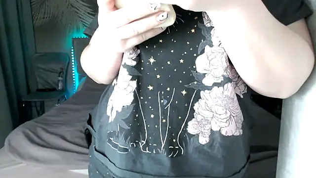 uliastar online show from February 2026 08:11:01 AM