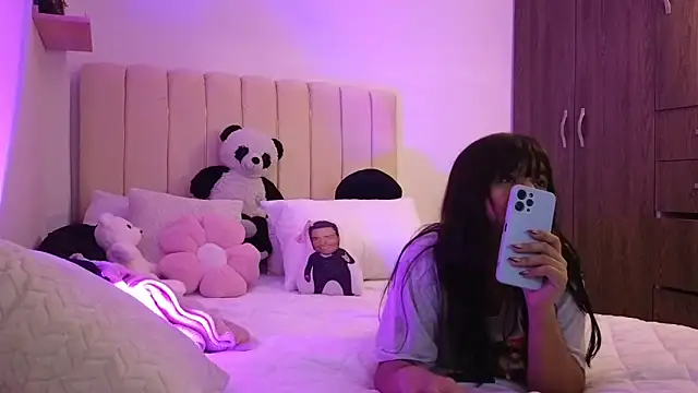 Petit-Rosse online show from September 2025 04:36:01 AM